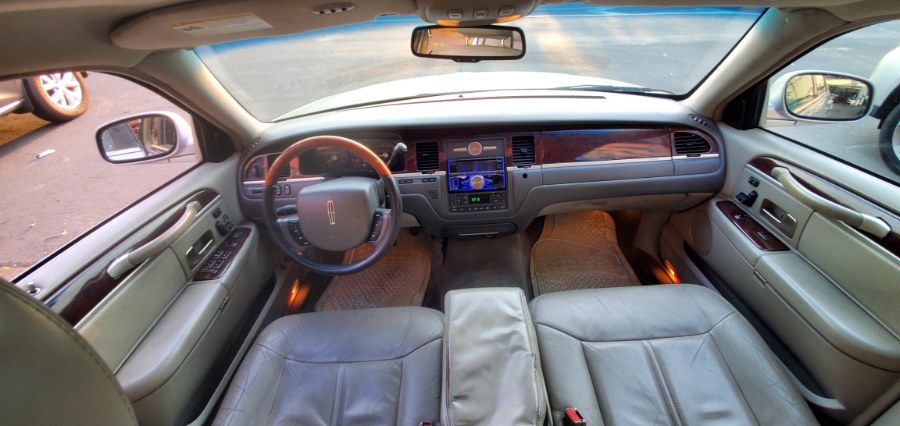 Used Lincoln Town Car 4dr Sdn Signature Limited 2007 | Rubber Bros Auto World. Brooklyn, New York Used Lincoln Town Car 4dr Sdn Signature Limited 2007 | Rubber Bros Auto World. Brooklyn, New York