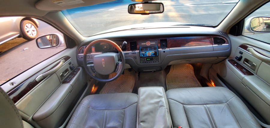 Used Lincoln Town Car 4dr Sdn Signature Limited 2007 | Rubber Bros Auto World. Brooklyn, New York Used Lincoln Town Car 4dr Sdn Signature Limited 2007 | Rubber Bros Auto World. Brooklyn, New York