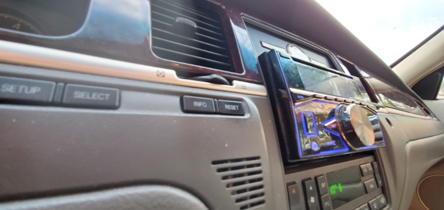 Used Lincoln Town Car 4dr Sdn Signature Limited 2007 | Rubber Bros Auto World. Brooklyn, New York Used Lincoln Town Car 4dr Sdn Signature Limited 2007 | Rubber Bros Auto World. Brooklyn, New York