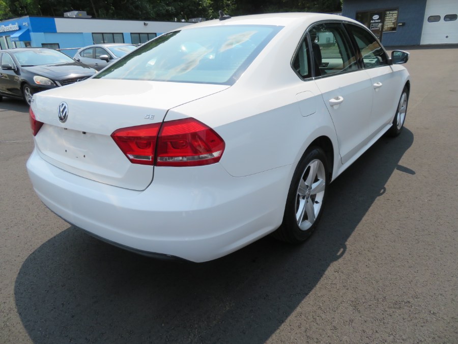 Used Volkswagen Passat 4dr Sdn 2.5L Auto SE w/Sunroof & Nav PZEV 2013 | Auto Match LLC. Waterbury, Connecticut Used Volkswagen Passat 4dr Sdn 2.5L Auto SE w/Sunroof & Nav PZEV 2013 | Auto Match LLC. Waterbury, Connecticut