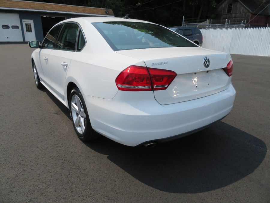 Used Volkswagen Passat 4dr Sdn 2.5L Auto SE w/Sunroof & Nav PZEV 2013 | Auto Match LLC. Waterbury, Connecticut Used Volkswagen Passat 4dr Sdn 2.5L Auto SE w/Sunroof & Nav PZEV 2013 | Auto Match LLC. Waterbury, Connecticut