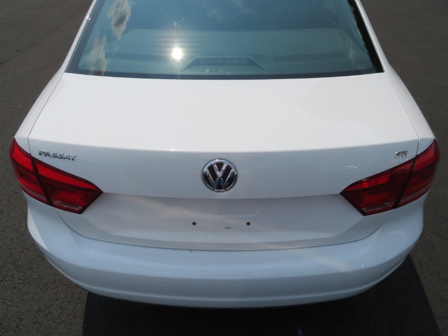 Used Volkswagen Passat 4dr Sdn 2.5L Auto SE w/Sunroof & Nav PZEV 2013 | Auto Match LLC. Waterbury, Connecticut Used Volkswagen Passat 4dr Sdn 2.5L Auto SE w/Sunroof & Nav PZEV 2013 | Auto Match LLC. Waterbury, Connecticut