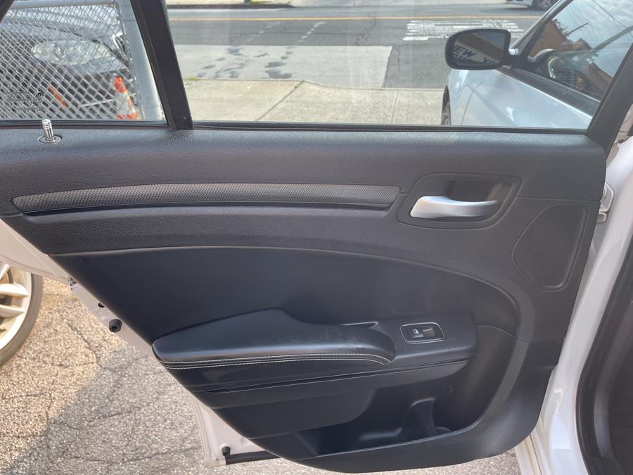2014 Chrysler 300 4dr Sdn 300S AWD, available for sale in Bronx, New York | New York Motors Group Solutions LLC. Bronx, New York 2014 Chrysler 300 4dr Sdn 300S AWD, available for sale in Bronx, New York | New York Motors Group Solutions LLC. Bronx, New York