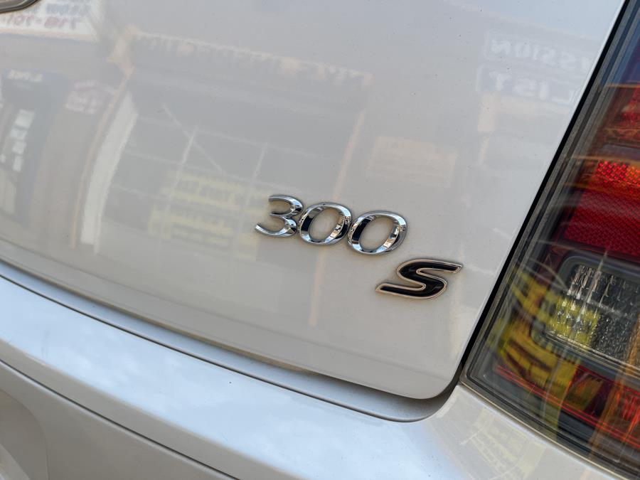 2014 Chrysler 300 4dr Sdn 300S AWD, available for sale in Bronx, New York | New York Motors Group Solutions LLC. Bronx, New York 2014 Chrysler 300 4dr Sdn 300S AWD, available for sale in Bronx, New York | New York Motors Group Solutions LLC. Bronx, New York
