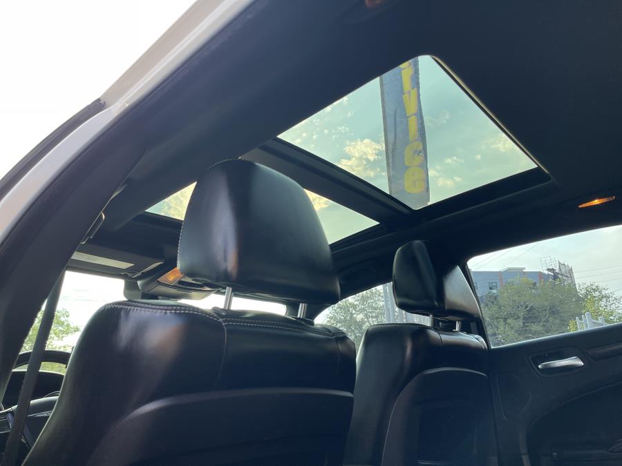 2014 Chrysler 300 4dr Sdn 300S AWD, available for sale in Bronx, New York | New York Motors Group Solutions LLC. Bronx, New York 2014 Chrysler 300 4dr Sdn 300S AWD, available for sale in Bronx, New York | New York Motors Group Solutions LLC. Bronx, New York