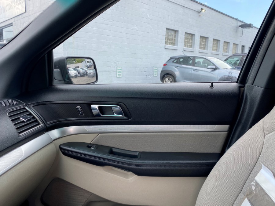 Used Ford Explorer Base 4WD 2018 | Inman Motors Sales. Medford, Massachusetts Used Ford Explorer Base 4WD 2018 | Inman Motors Sales. Medford, Massachusetts