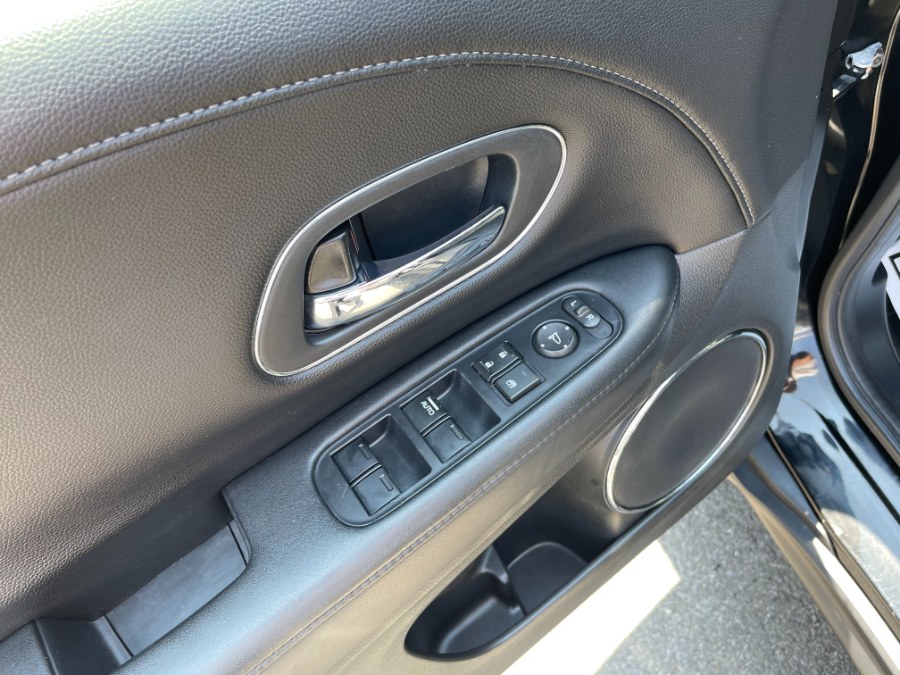 2016 Honda HR-V AWD 4dr CVT EX-L w/Navi, available for sale in Paterson, New Jersey | DZ Automall. Paterson, New Jersey 2016 Honda HR-V AWD 4dr CVT EX-L w/Navi, available for sale in Paterson, New Jersey | DZ Automall. Paterson, New Jersey