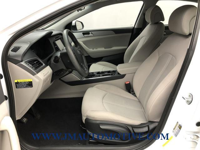 Used Hyundai Sonata 4dr Sdn 2.4L SE PZEV 2016 | J&M Automotive Sls&Svc LLC. Naugatuck, Connecticut Used Hyundai Sonata 4dr Sdn 2.4L SE PZEV 2016 | J&M Automotive Sls&Svc LLC. Naugatuck, Connecticut