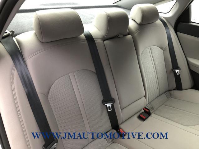 Used Hyundai Sonata 4dr Sdn 2.4L SE PZEV 2016 | J&M Automotive Sls&Svc LLC. Naugatuck, Connecticut Used Hyundai Sonata 4dr Sdn 2.4L SE PZEV 2016 | J&M Automotive Sls&Svc LLC. Naugatuck, Connecticut