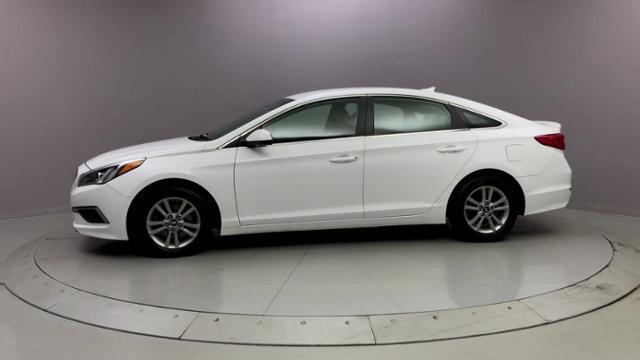 Used Hyundai Sonata 4dr Sdn 2.4L SE PZEV 2016 | J&M Automotive Sls&Svc LLC. Naugatuck, Connecticut Used Hyundai Sonata 4dr Sdn 2.4L SE PZEV 2016 | J&M Automotive Sls&Svc LLC. Naugatuck, Connecticut