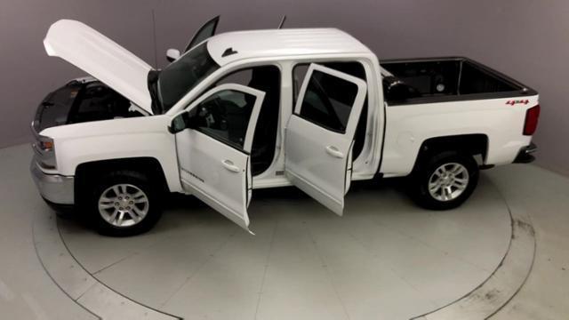 2018 Chevrolet Silverado 1500 4WD Crew Cab 143.5 LT w/1LT, available for sale in Naugatuck, Connecticut | J&M Automotive Sls&Svc LLC. Naugatuck, Connecticut 2018 Chevrolet Silverado 1500 4WD Crew Cab 143.5 LT w/1LT, available for sale in Naugatuck, Connecticut | J&M Automotive Sls&Svc LLC. Naugatuck, Connecticut