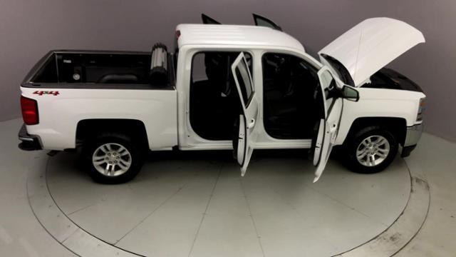 2018 Chevrolet Silverado 1500 4WD Crew Cab 143.5 LT w/1LT, available for sale in Naugatuck, Connecticut | J&M Automotive Sls&Svc LLC. Naugatuck, Connecticut 2018 Chevrolet Silverado 1500 4WD Crew Cab 143.5 LT w/1LT, available for sale in Naugatuck, Connecticut | J&M Automotive Sls&Svc LLC. Naugatuck, Connecticut