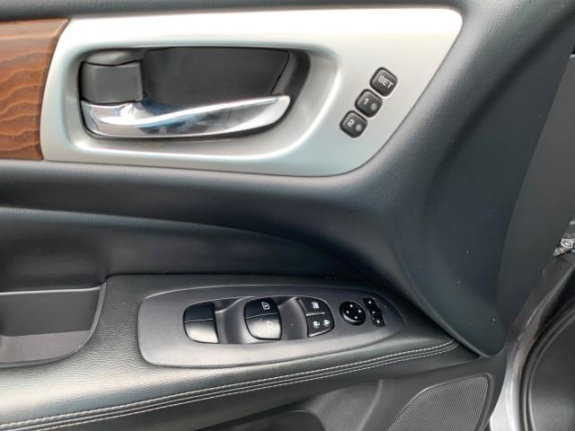 2017 Nissan Pathfinder Platinum, available for sale in Forestville, Maryland | Valentine Motor Company. Forestville, Maryland 2017 Nissan Pathfinder Platinum, available for sale in Forestville, Maryland | Valentine Motor Company. Forestville, Maryland