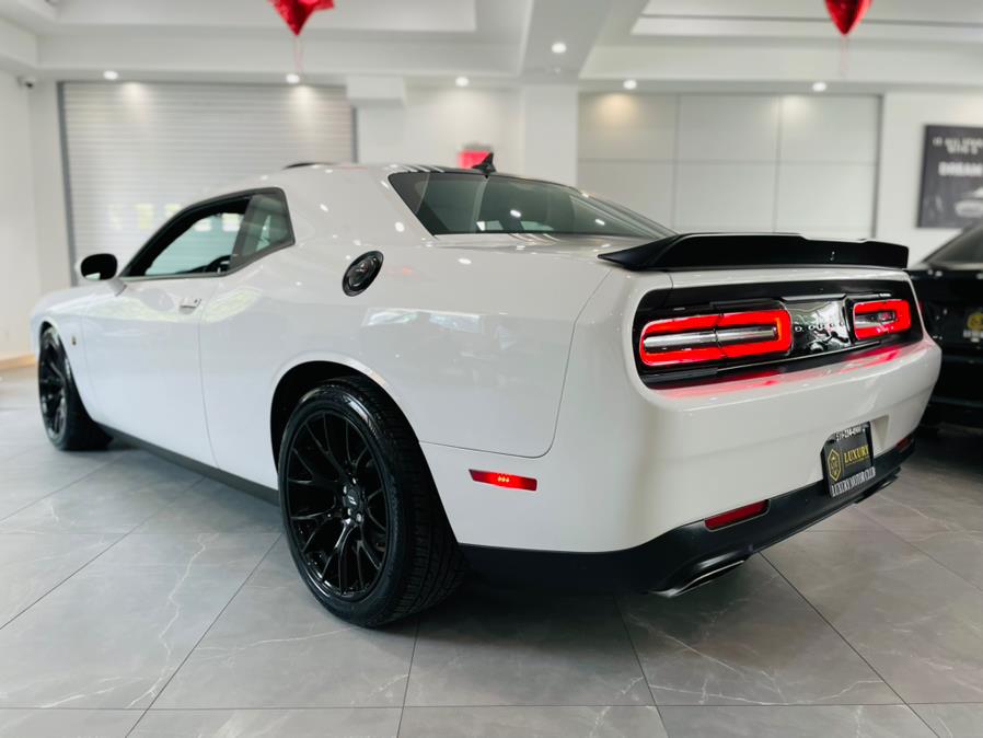Used Dodge Challenger R/T Scat Pack Shaker 2018 | Luxury Motor Club. Franklin Square, New York Used Dodge Challenger R/T Scat Pack Shaker 2018 | Luxury Motor Club. Franklin Square, New York