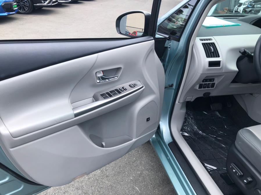 Used Toyota Prius V Five Advanced Tech Pkg 2016 | Green Light Auto Wholesale. Daly City, California Used Toyota Prius V Five Advanced Tech Pkg 2016 | Green Light Auto Wholesale. Daly City, California