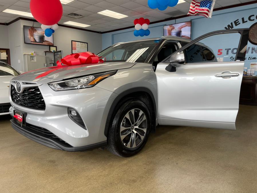 Used Toyota Highlander XLE AWD (Natl) 2020 | 5 Towns Drive. Inwood, New York Used Toyota Highlander XLE AWD (Natl) 2020 | 5 Towns Drive. Inwood, New York
