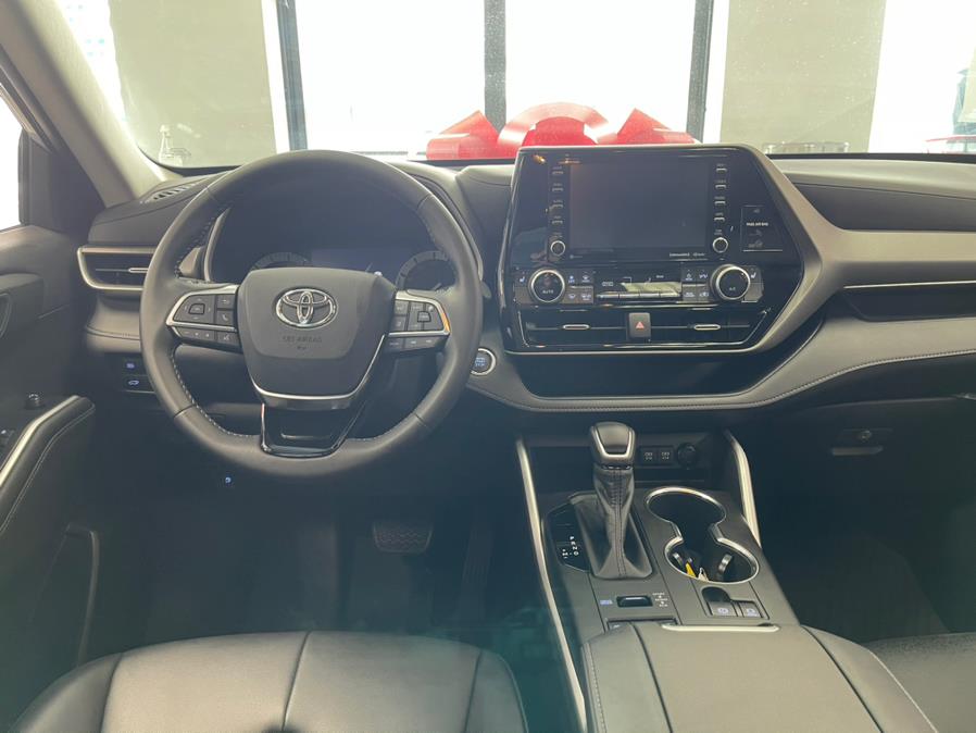 Used Toyota Highlander XLE AWD (Natl) 2020 | 5 Towns Drive. Inwood, New York Used Toyota Highlander XLE AWD (Natl) 2020 | 5 Towns Drive. Inwood, New York
