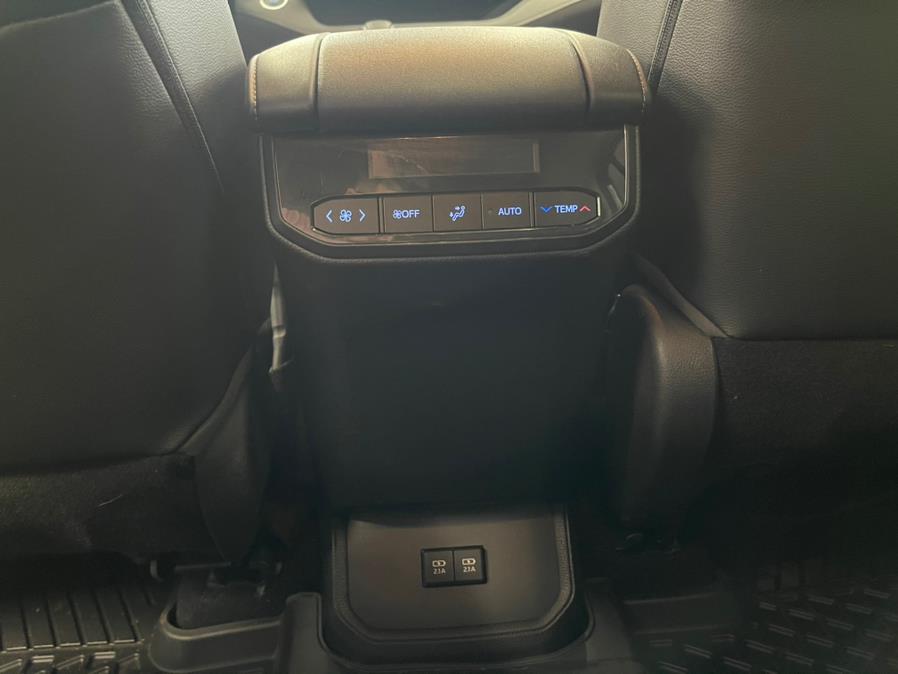 Used Toyota Highlander XLE AWD (Natl) 2020 | 5 Towns Drive. Inwood, New York Used Toyota Highlander XLE AWD (Natl) 2020 | 5 Towns Drive. Inwood, New York