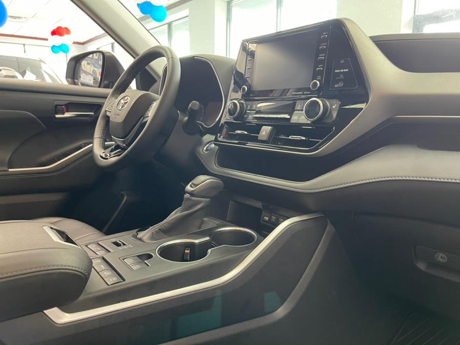 Used Toyota Highlander XLE AWD (Natl) 2020 | 5 Towns Drive. Inwood, New York Used Toyota Highlander XLE AWD (Natl) 2020 | 5 Towns Drive. Inwood, New York