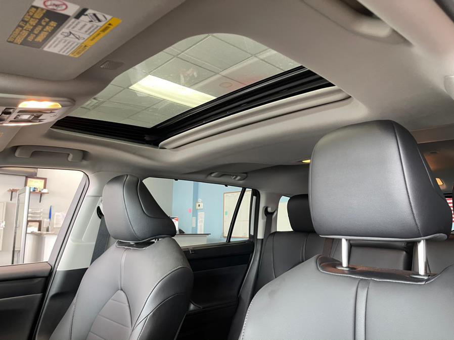Used Toyota Highlander XLE AWD (Natl) 2020 | 5 Towns Drive. Inwood, New York Used Toyota Highlander XLE AWD (Natl) 2020 | 5 Towns Drive. Inwood, New York