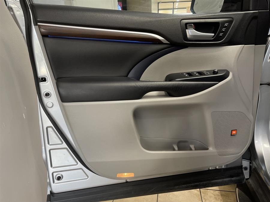 Used Toyota Highlander Limited 4dr SUV 2015 | Elite Imports LLC. West Chester, Ohio Used Toyota Highlander Limited 4dr SUV 2015 | Elite Imports LLC. West Chester, Ohio