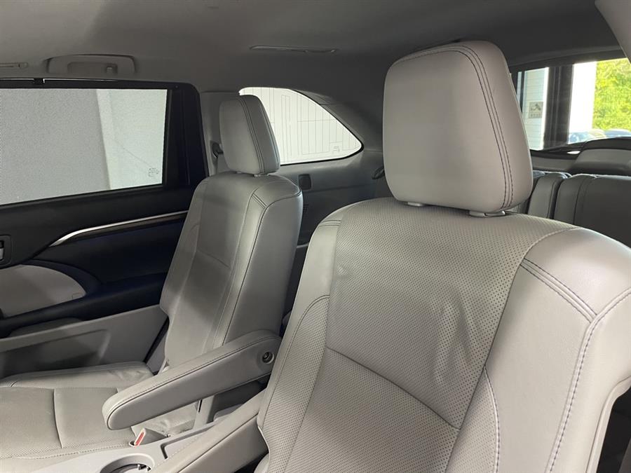 Used Toyota Highlander Limited 4dr SUV 2015 | Elite Imports LLC. West Chester, Ohio Used Toyota Highlander Limited 4dr SUV 2015 | Elite Imports LLC. West Chester, Ohio