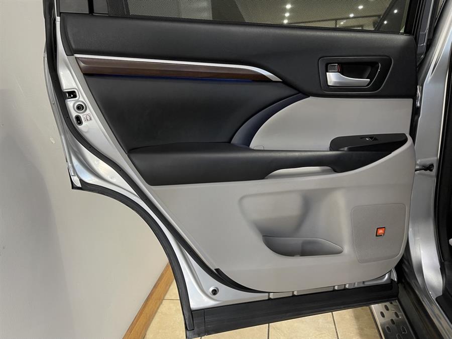 Used Toyota Highlander Limited 4dr SUV 2015 | Elite Imports LLC. West Chester, Ohio Used Toyota Highlander Limited 4dr SUV 2015 | Elite Imports LLC. West Chester, Ohio