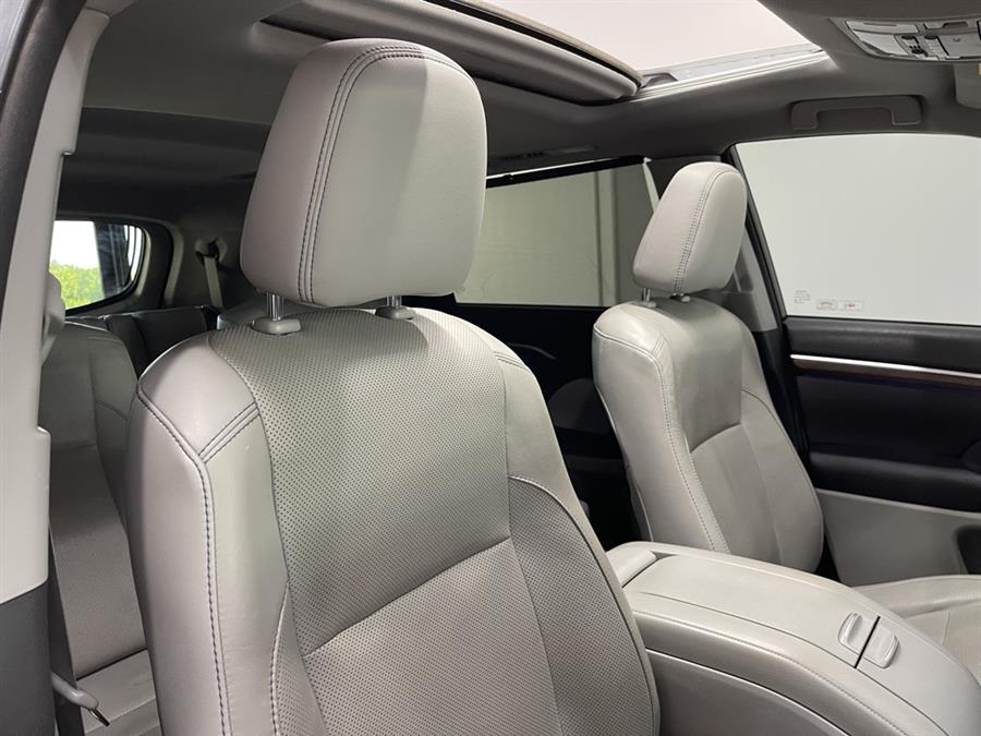 Used Toyota Highlander Limited 4dr SUV 2015 | Elite Imports LLC. West Chester, Ohio Used Toyota Highlander Limited 4dr SUV 2015 | Elite Imports LLC. West Chester, Ohio