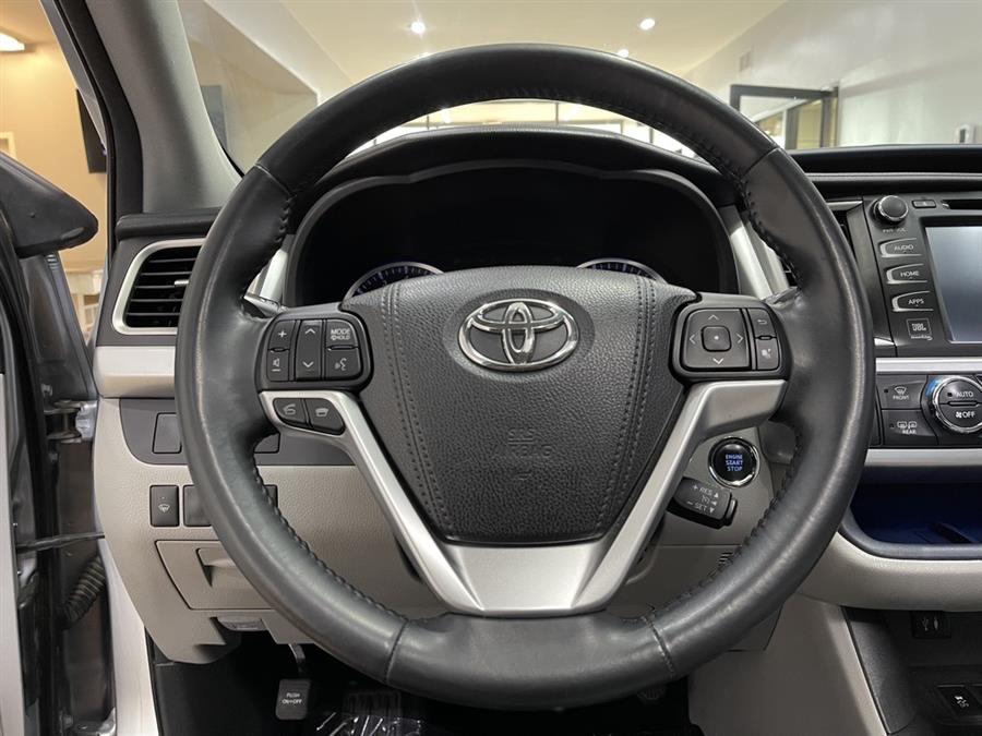 Used Toyota Highlander Limited 4dr SUV 2015 | Elite Imports LLC. West Chester, Ohio Used Toyota Highlander Limited 4dr SUV 2015 | Elite Imports LLC. West Chester, Ohio