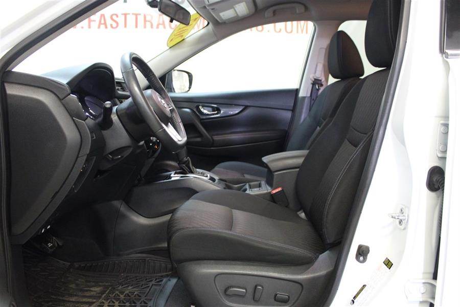 Used Nissan Rogue SV AWD 2017 | Fast Track Motors. Paterson, New Jersey Used Nissan Rogue SV AWD 2017 | Fast Track Motors. Paterson, New Jersey