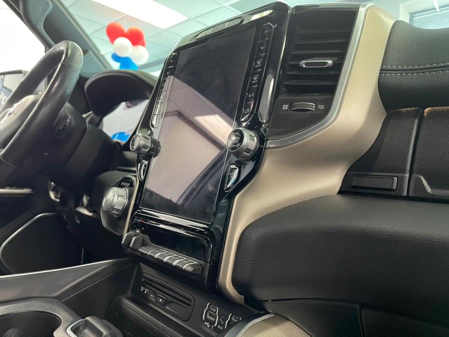 Used Ram 1500 Laramie 4x2 Crew Cab 5''7" Box 2019 | 5 Towns Drive. Inwood, New York Used Ram 1500 Laramie 4x2 Crew Cab 5''7" Box 2019 | 5 Towns Drive. Inwood, New York
