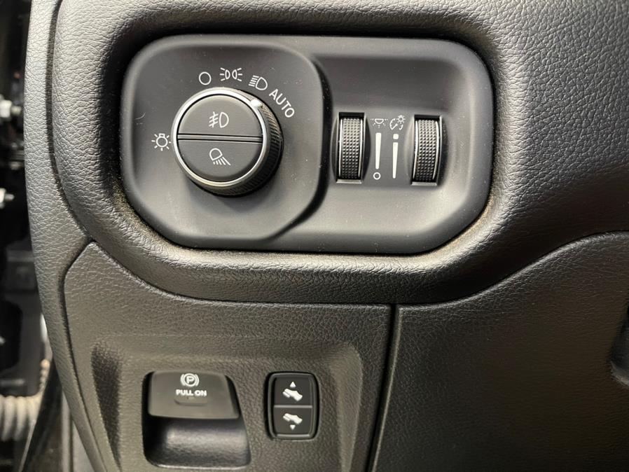 Used Ram 1500 Laramie 4x2 Crew Cab 5''7" Box 2019 | 5 Towns Drive. Inwood, New York Used Ram 1500 Laramie 4x2 Crew Cab 5''7" Box 2019 | 5 Towns Drive. Inwood, New York