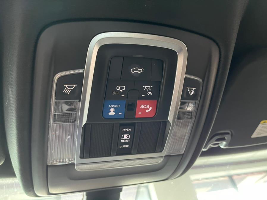 Used Ram 1500 Laramie 4x2 Crew Cab 5''7" Box 2019 | 5 Towns Drive. Inwood, New York Used Ram 1500 Laramie 4x2 Crew Cab 5''7" Box 2019 | 5 Towns Drive. Inwood, New York