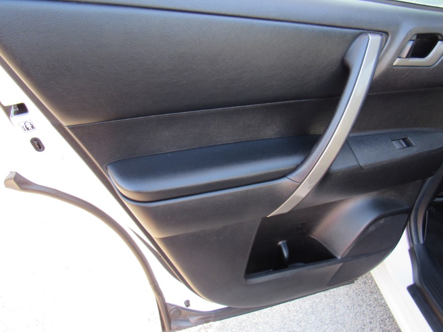 2013 Toyota Highlander SE, available for sale in Worcester, Massachusetts | Hilario's Auto Sales Inc.. Worcester, Massachusetts 2013 Toyota Highlander SE, available for sale in Worcester, Massachusetts | Hilario's Auto Sales Inc.. Worcester, Massachusetts