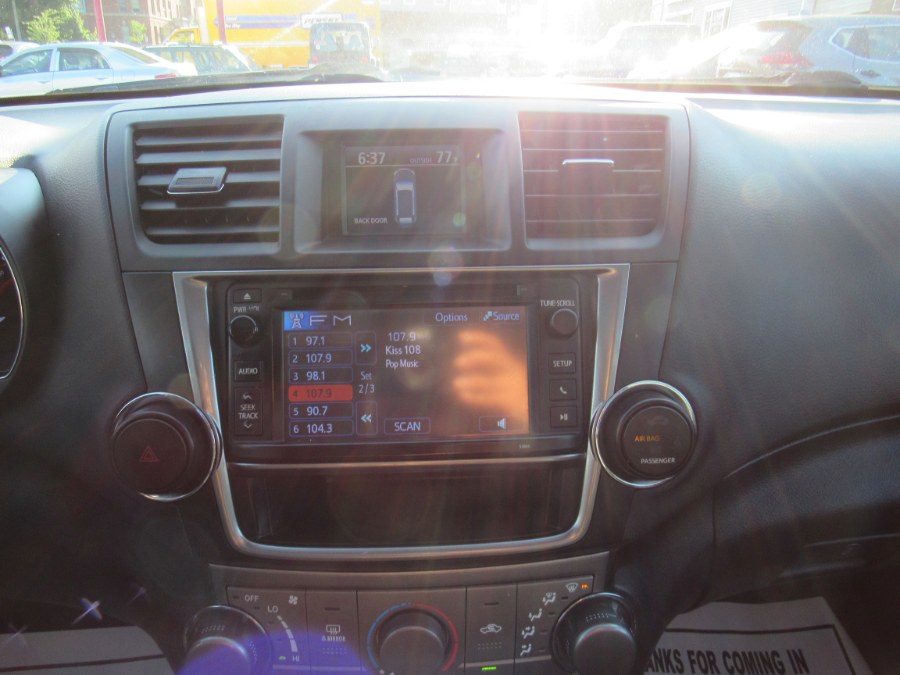 2013 Toyota Highlander SE, available for sale in Worcester, Massachusetts | Hilario's Auto Sales Inc.. Worcester, Massachusetts 2013 Toyota Highlander SE, available for sale in Worcester, Massachusetts | Hilario's Auto Sales Inc.. Worcester, Massachusetts