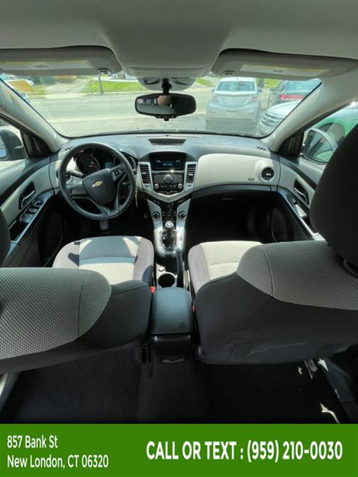 Used Chevrolet Cruze 4dr Sdn Man LS 2014 | McAvoy Inc dba Town Hill Auto. New London, Connecticut Used Chevrolet Cruze 4dr Sdn Man LS 2014 | McAvoy Inc dba Town Hill Auto. New London, Connecticut