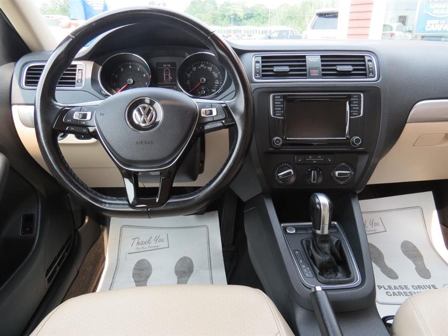 Used Volkswagen Jetta 1.4T SE 4dr Sedan 6A 2017 | Lake City Exports Inc. Auburn, Maine Used Volkswagen Jetta 1.4T SE 4dr Sedan 6A 2017 | Lake City Exports Inc. Auburn, Maine