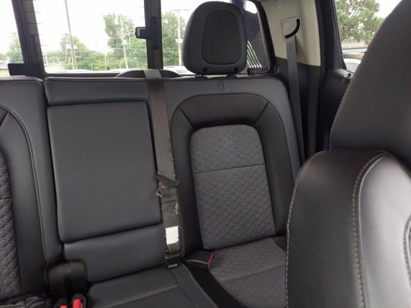 Used Chevrolet Colorado 4WD Z71/Apple CarPlay / Rear Camera 2016 | Car Revolution. Maple Shade, New Jersey Used Chevrolet Colorado 4WD Z71/Apple CarPlay / Rear Camera 2016 | Car Revolution. Maple Shade, New Jersey
