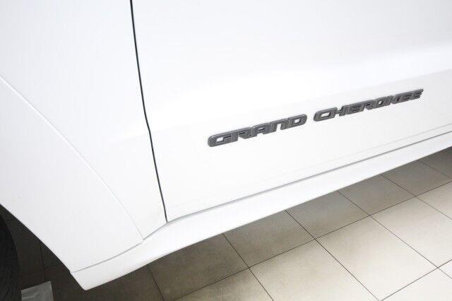 Used Jeep Grand Cherokee High Altitude Edition 4WD w/ Navi & rearCam 2018 | Car Revolution. Maple Shade, New Jersey Used Jeep Grand Cherokee High Altitude Edition 4WD w/ Navi & rearCam 2018 | Car Revolution. Maple Shade, New Jersey