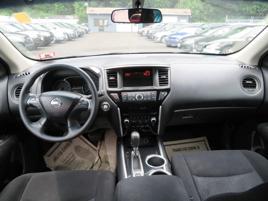 Used Nissan Pathfinder 4WD 4dr S 2014 | Auto Match LLC. Waterbury, Connecticut Used Nissan Pathfinder 4WD 4dr S 2014 | Auto Match LLC. Waterbury, Connecticut