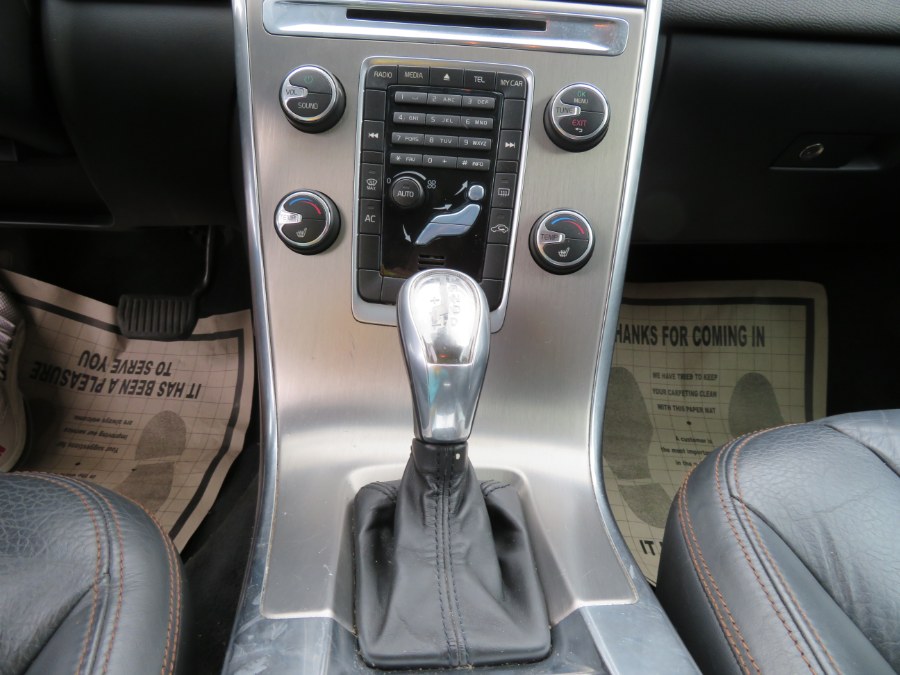 Used Volvo XC60 AWD 4dr T6 R-Design Premier Plus 2013 | Auto Match LLC. Waterbury, Connecticut Used Volvo XC60 AWD 4dr T6 R-Design Premier Plus 2013 | Auto Match LLC. Waterbury, Connecticut