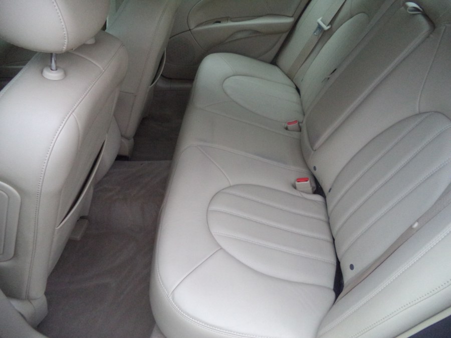 Used Buick Lucerne 4dr Sdn CXL-4 2009 | Riverside Motorcars, LLC. Naugatuck, Connecticut Used Buick Lucerne 4dr Sdn CXL-4 2009 | Riverside Motorcars, LLC. Naugatuck, Connecticut