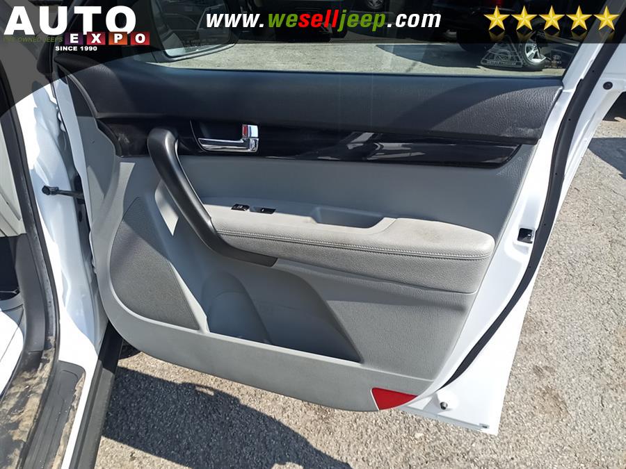 Used Kia Sorento 2WD 4dr I4 LX 2011 | Auto Expo. Huntington, New York Used Kia Sorento 2WD 4dr I4 LX 2011 | Auto Expo. Huntington, New York