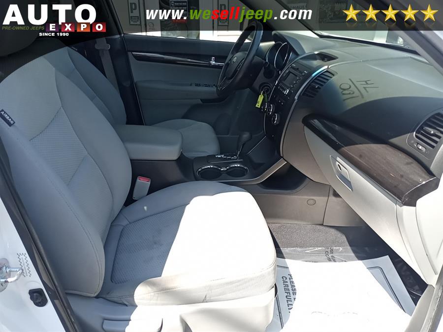 Used Kia Sorento 2WD 4dr I4 LX 2011 | Auto Expo. Huntington, New York Used Kia Sorento 2WD 4dr I4 LX 2011 | Auto Expo. Huntington, New York