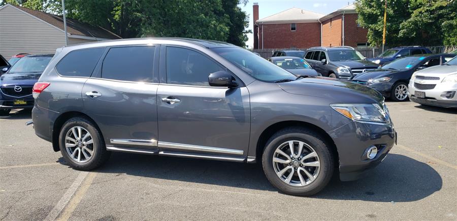 2013 Nissan Pathfinder 4WD 4dr SV, available for sale in Little Ferry, New Jersey | Victoria Preowned Autos Inc. Little Ferry, New Jersey 2013 Nissan Pathfinder 4WD 4dr SV, available for sale in Little Ferry, New Jersey | Victoria Preowned Autos Inc. Little Ferry, New Jersey