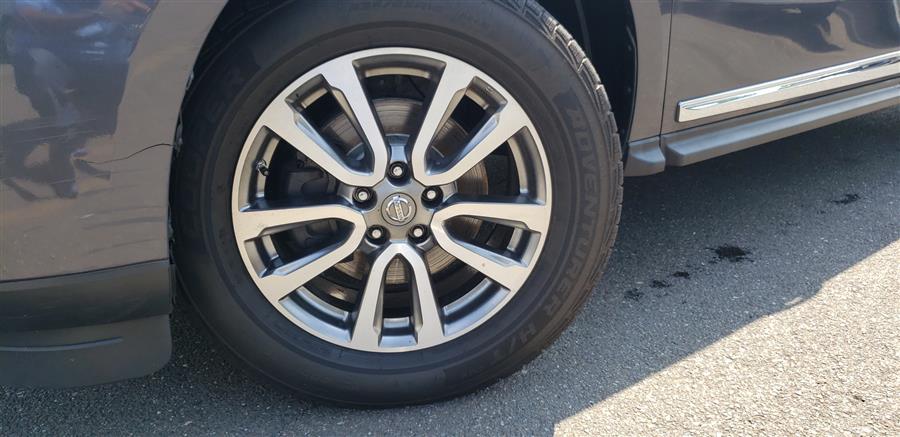 2013 Nissan Pathfinder 4WD 4dr SV, available for sale in Little Ferry, New Jersey | Victoria Preowned Autos Inc. Little Ferry, New Jersey 2013 Nissan Pathfinder 4WD 4dr SV, available for sale in Little Ferry, New Jersey | Victoria Preowned Autos Inc. Little Ferry, New Jersey