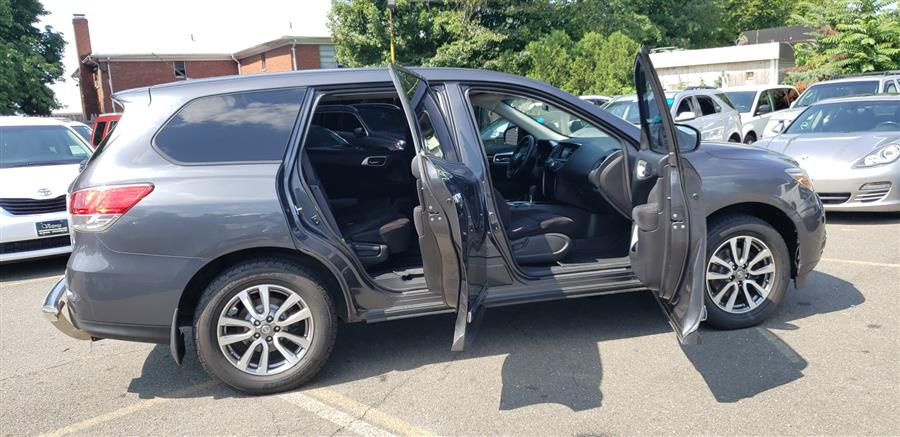 2013 Nissan Pathfinder 4WD 4dr SV, available for sale in Little Ferry, New Jersey | Victoria Preowned Autos Inc. Little Ferry, New Jersey 2013 Nissan Pathfinder 4WD 4dr SV, available for sale in Little Ferry, New Jersey | Victoria Preowned Autos Inc. Little Ferry, New Jersey