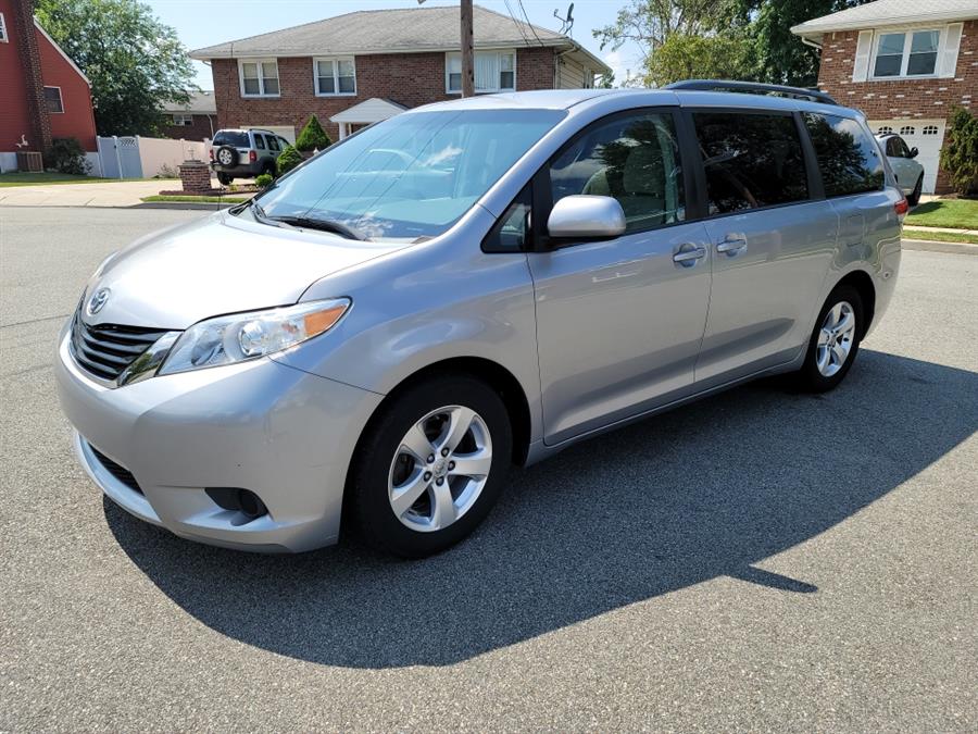 Used Toyota Sienna 5dr 8-Pass Van V6 LE FWD 2013 | Daytona Auto Sales. Little Ferry, New Jersey