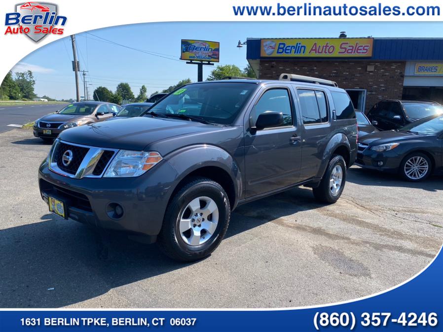 2010 Nissan Pathfinder 4WD 4dr V6 SE, available for sale in Berlin, Connecticut | Berlin Auto Sales LLC. Berlin, Connecticut