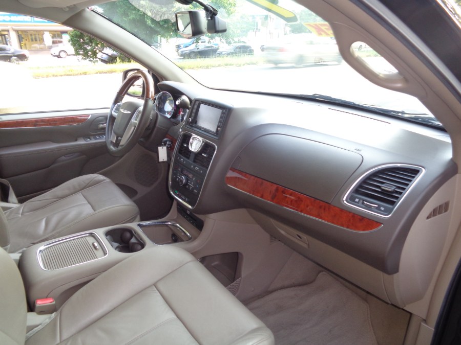 Used Chrysler Town & Country 4dr Wgn Limited 2014 | Sunrise of Elmont. Elmont, New York Used Chrysler Town & Country 4dr Wgn Limited 2014 | Sunrise of Elmont. Elmont, New York